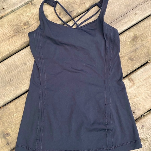Lululemon free to be tank size 4 - Picture 2 of 6